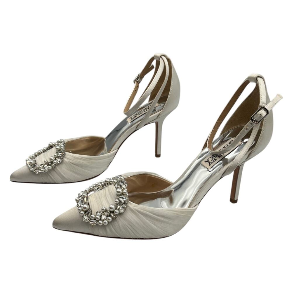 Badgley Mischka Pumps Heels Nisha Rhinestone Pearl Embellished White Satin Sz 6